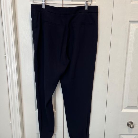Babaton from Aritizia size 8 navy blue joggers - Picture 7 of 13